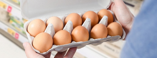 anim@ls-news-man-buys-eggs-in-the-supermarket.jpg